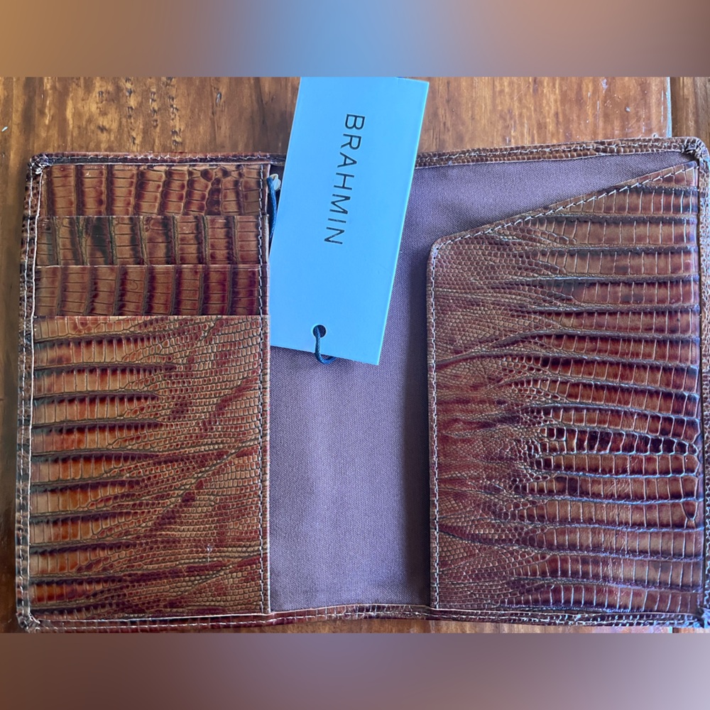 NWT Brahmin Passport Wallet in Caramel All Over Lizard - Picture 3 of 11